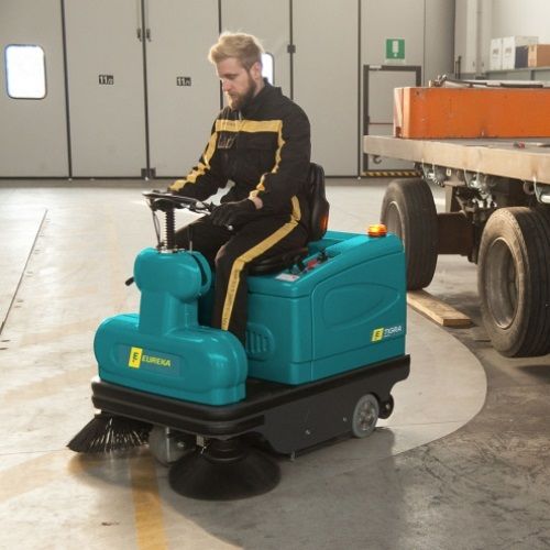 Eureka Ride - on veegmachine Tigra EB - Heftruckshop